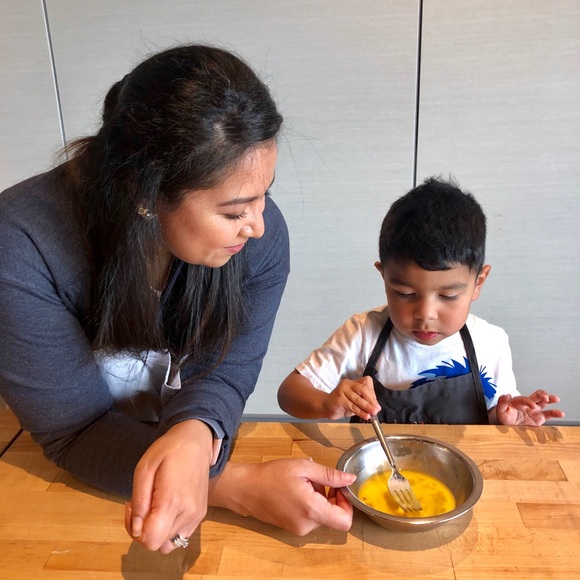 Meet your Posher, Lauren - Picture 2 of 2